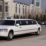 Лимузин Lincoln Town Car для любых мероприятий в городе Астана.
