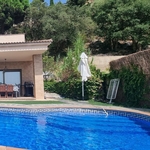 Экcклюзивная вилла на побережье Испании с панорамным видом на море.