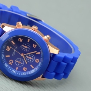 Красочные силиконовые часы-браслет для женщин + подарок