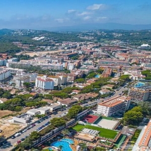 ЗЕМЕЛЬНЫЙ УЧАСТОК С ВИДОМ НА МОРЕ — КОСТА БРАВА,  ИСПАНИЯ .