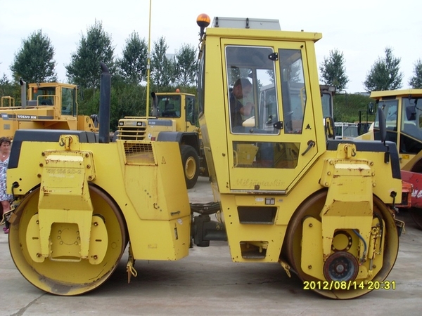 каток дорожный вибрационный Bomag BW 154 AD2