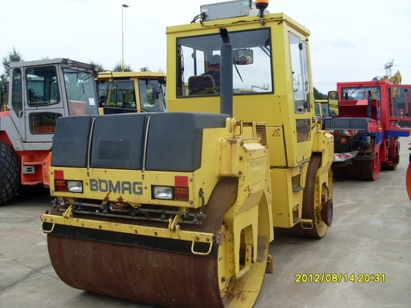 каток дорожный вибрационный Bomag BW 154 AD2 2