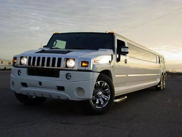 Лимузин Hummer (Хаммер) на свадьбу в Астане