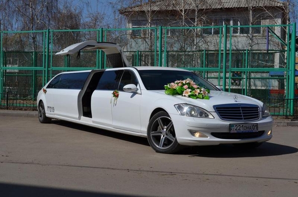 Прокат-аренда лимузина Мерседес Бенц S-class W221 Limo