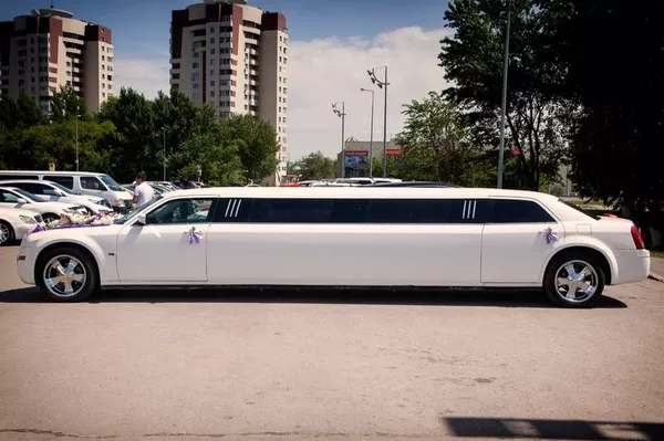 Лимузин Chrysler 300C для любых мероприятий в городе  Астана. 3