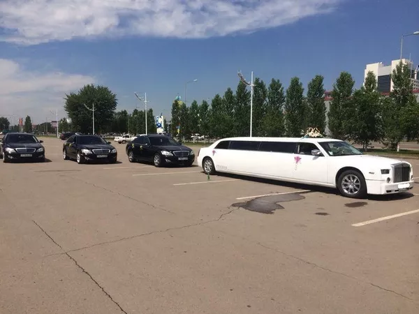 Лимузин Chrysler 300C для свадьбы в городе Астана. 2