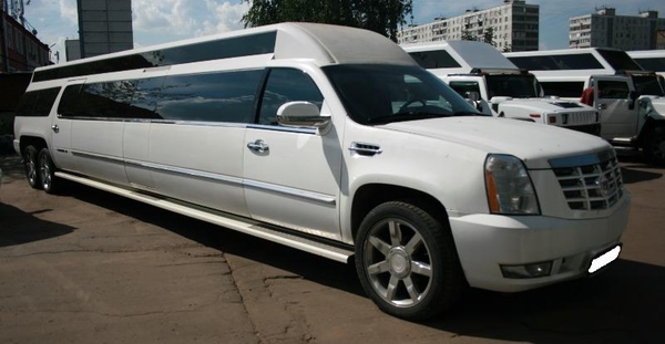 Лимузин Cadillac Escalade для свадьбы. Астана.  2