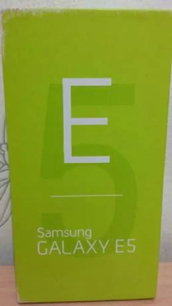 Продам смартфон Samsung,  Galaxy E5 Duos,  Black 2