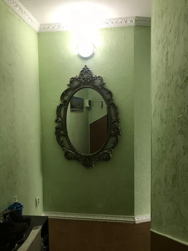 зеркало пристеночное