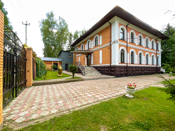 Продается особняк Капалиани,  с выходом на берег реки Пажа. 10