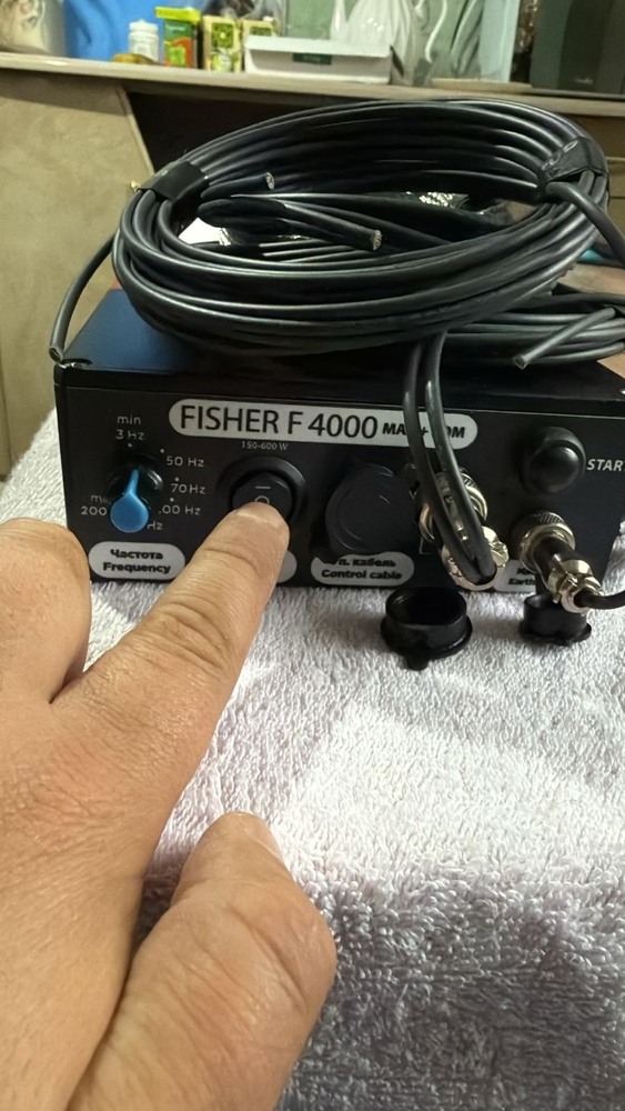 Электронная приманка для отлова и гона рыбы Fisher F 4000 2