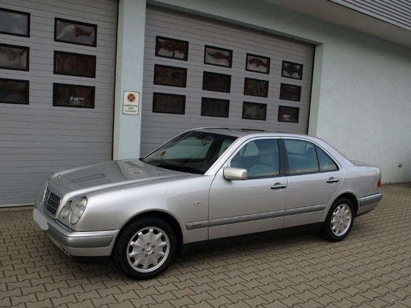 Mercedes E280.1997