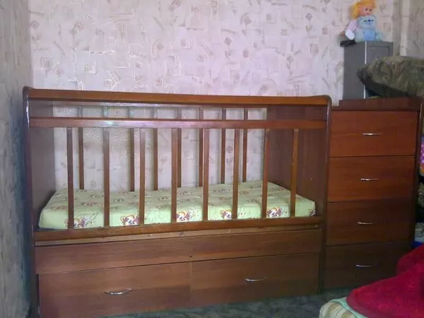 Срочно продам детскую кроватку 3в1 2