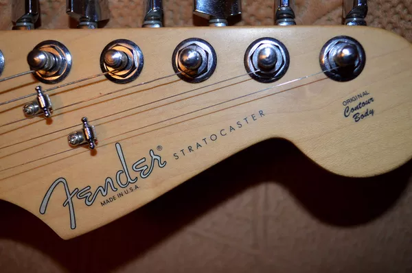 Продам Fender American Standard Stratocaster 4