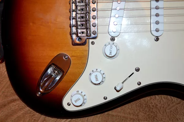 Продам Fender American Standard Stratocaster 6